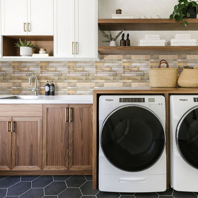Wäscherückwand zum Abziehen und Aufkleben machen Ihr Zuhause stilvoller und funktionaler