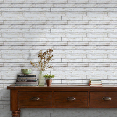 3D-Wandfliese aus weißem Shiplap-Holz zum Abziehen und Aufkleben